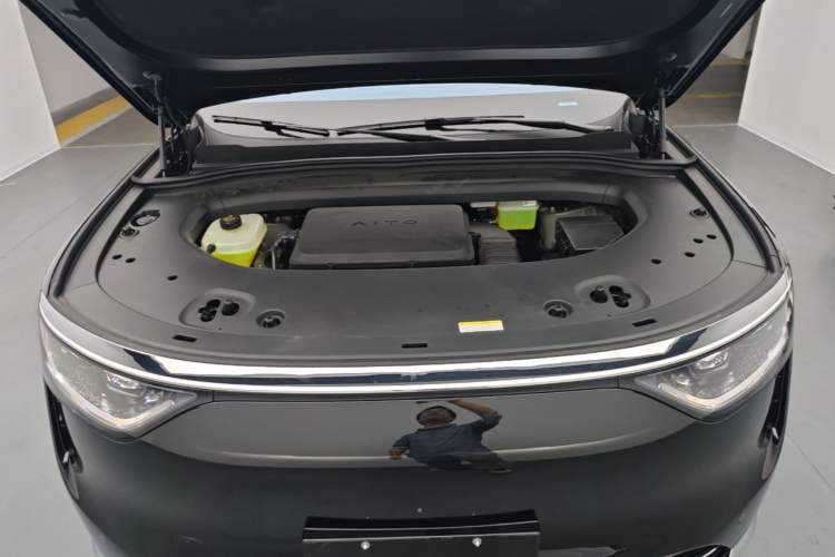 Used Hima AITO M8 2025 Extended-Range Max+ Version 53.4 kWh 6-Seater Edition Engine Bay