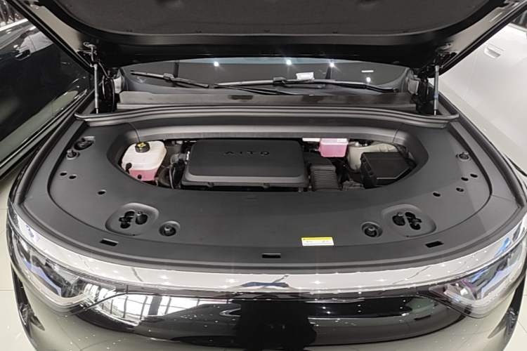 Used Hima AITO M8 2025 Extended-Range Max+ Version 53.4 kWh 5-Seater Edition Engine Bay