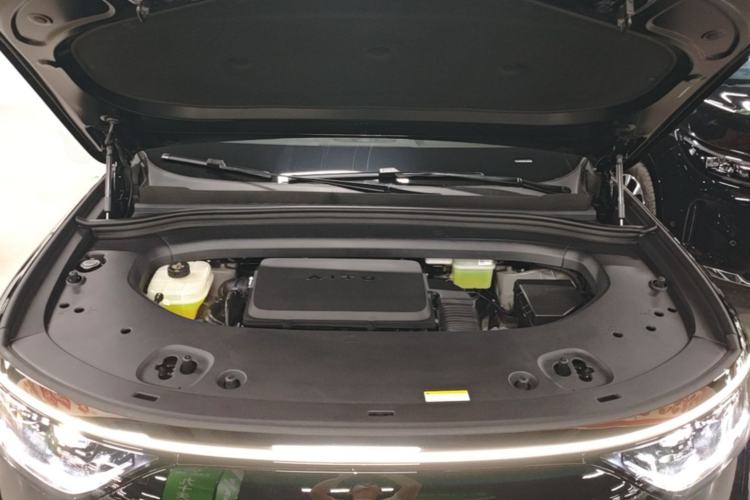 Used Hima AITO M8 2025 Extended-Range Max+ Version 53.4 kWh 5-Seater Edition Engine Bay