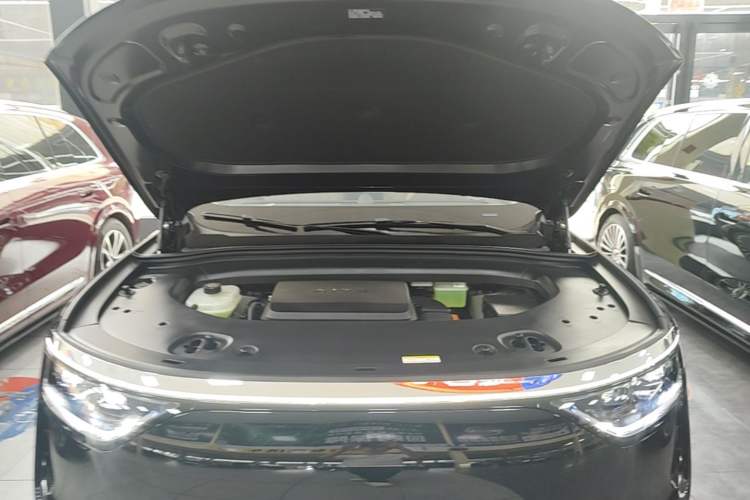Used Hima AITO M8 2025 Extended-Range Ultra Version 53.4 kWh 6-Seater Edition Engine Bay