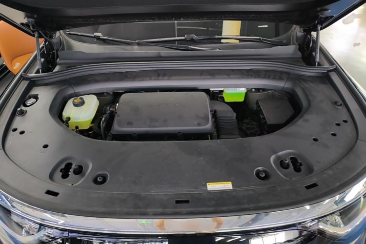 Used Hima AITO M8 2025 Extended-Range Max+ Version 53.4 kWh 5-Seater Edition Engine Bay
