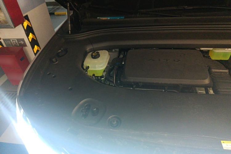 Used Hima AITO M8 2025 Extended-Range Max+ Version 53.4 kWh 5-Seater Edition Engine Bay Right