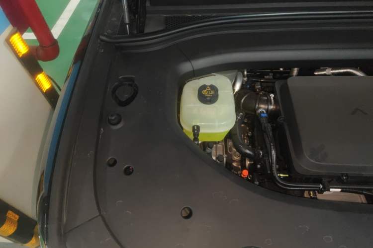 Used Hima AITO M8 2025 Extended-Range Max+ Version 53.4 kWh 5-Seater Edition Engine Bay Right