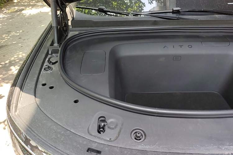 Used Hima AITO M8 2025 Model, Pure Electric Max+ Six-Seat Long-Range Version Engine Bay Right
