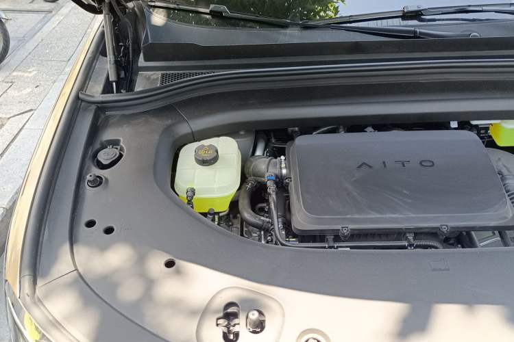 Used Hima AITO M8 2025 Extended-Range Max+ Version 53.4 kWh 6-Seater Edition Engine Bay Right