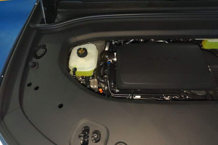 Used Hima AITO M8 2025 Extended-Range Max+ Version 53.4 kWh 6-Seater Edition Engine Bay Right