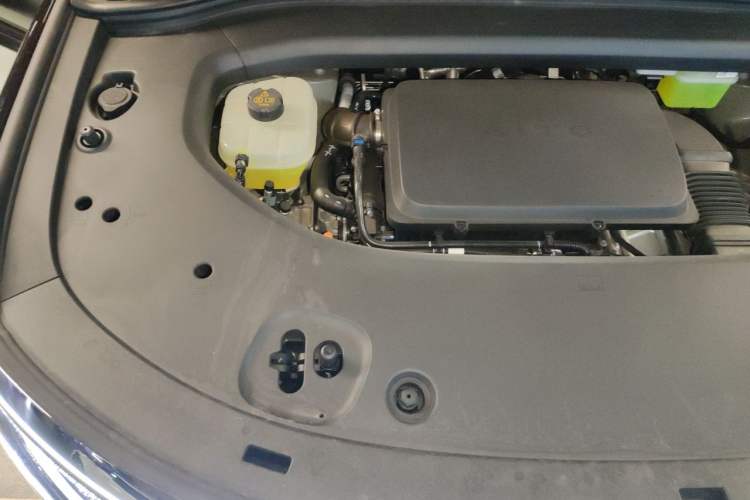 Used Hima AITO M8 2025 Extended-Range Ultra Version 53.4 kWh 5-Seater Edition Engine Bay Right