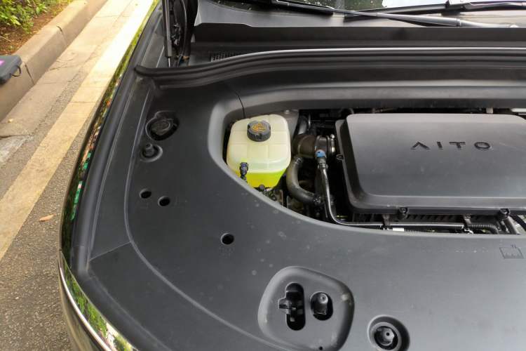 Used Hima AITO M8 2025 Extended-Range Max+ Version 53.4 kWh 5-Seater Edition Engine Bay Right
