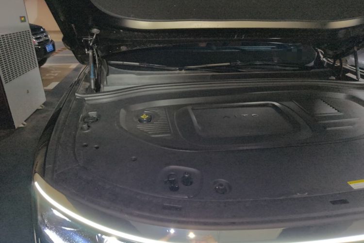 Used Hima AITO M8 2025 Extended-Range Max+ Version 53.4 kWh 6-Seater Edition Engine Bay Right