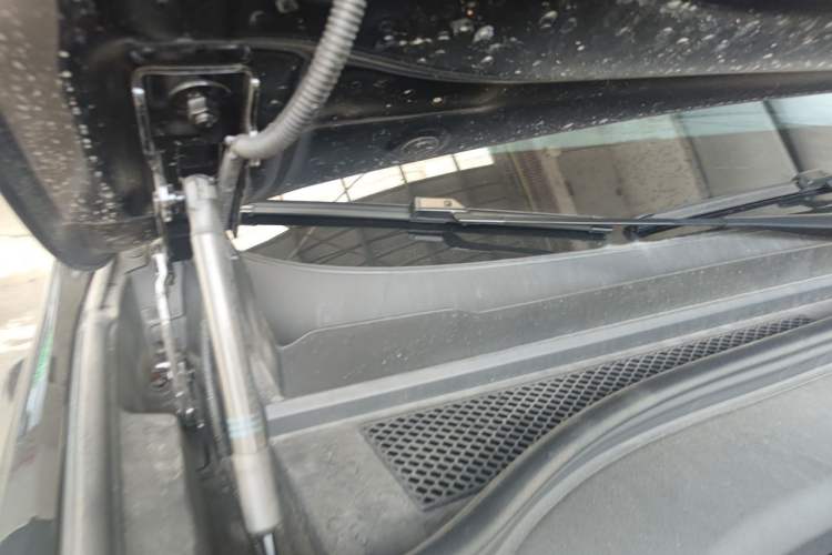 Used Hima AITO M8 2025 Extended-Range Max+ Version 53.4 kWh 6-Seater Edition Engine Bay Right