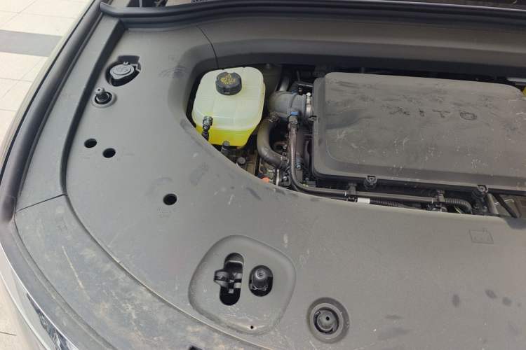 Used Hima AITO M8 2025 Extended-Range Ultra Version 53.4 kWh 6-Seater Edition Engine Bay Right
