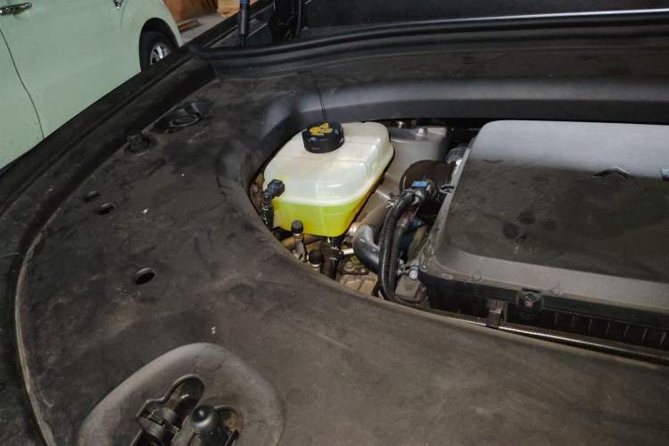 Used Hima AITO M8 2025 Extended-Range Max+ Version 53.4 kWh 6-Seater Edition Engine Bay Right