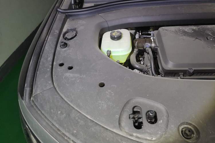 Used Hima AITO M8 2025 Extended-Range Max+ Version 53.4 kWh 6-Seater Edition Engine Bay Right