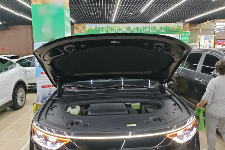 Used Hima AITO M8 2025 Extended-Range Max Version 37 kWh 5-Seater Engine Bay