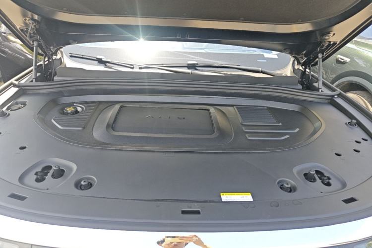 Used Hima AITO M8 2025 Extended-Range Max+ Version 53.4 kWh 5-Seater Edition Engine Bay