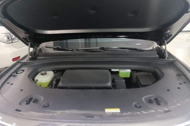 Used Hima AITO M8 2025 Extended-Range Ultra Version 53.4 kWh 5-Seater Edition Engine Bay