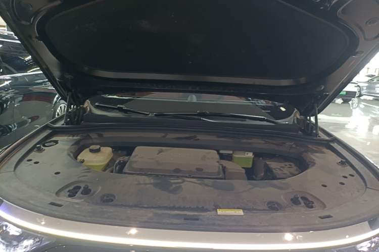 Used Hima AITO M8 2025 Extended-Range Max+ Version 53.4 kWh 6-Seater Edition Engine Bay