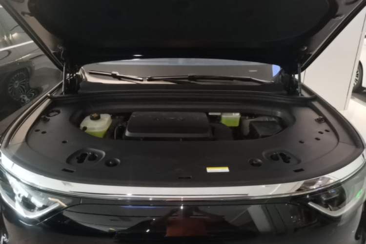 Used Hima AITO M8 2025 Extended-Range Ultra Version 53.4 kWh 6-Seater Edition Engine Bay