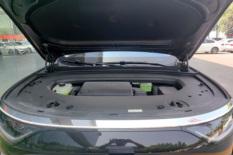 Used Hima AITO M8 2025 Extended-Range Ultra Version 53.4 kWh 6-Seater Edition Engine Bay