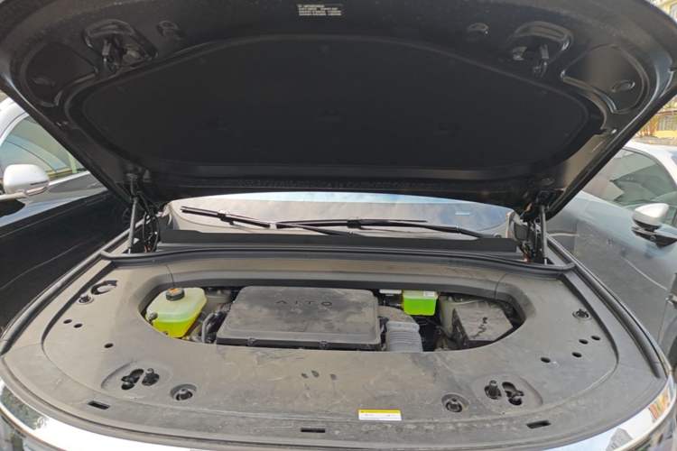 Used Hima AITO M8 2025 Extended-Range Ultra Version 53.4 kWh 6-Seater Edition Engine Bay