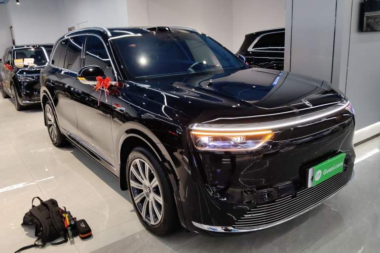 Used Hima AITO M8 2025 Extended-Range Max+ Version 53.4 kWh 6-Seater Edition Exterior 1