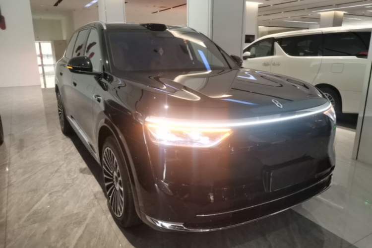 Used Hima AITO M8 2025 Extended-Range Ultra Version 53.4 kWh 6-Seater Edition Exterior 1