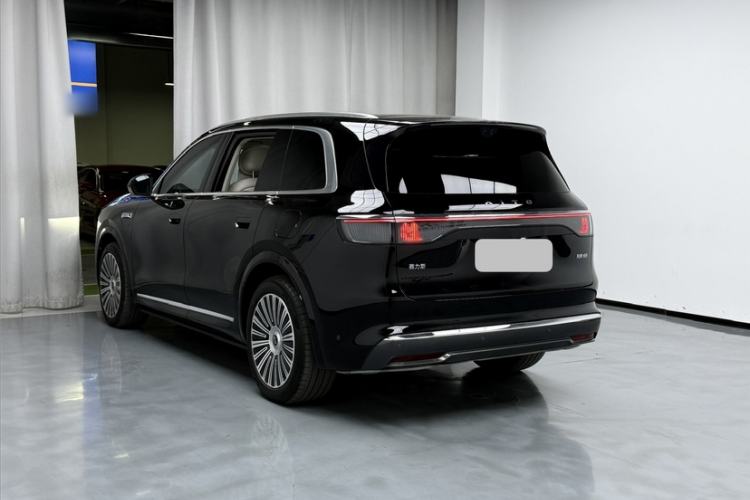 Used Hima AITO M8 2025 Extended-Range Ultra Version 53.4 kWh 6-Seater Edition Exterior 11