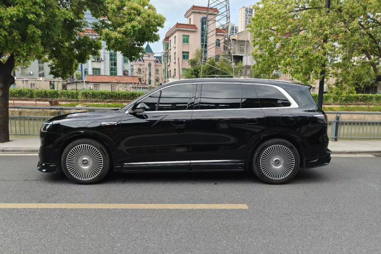 Used Hima AITO M8 2025 Extended-Range Ultra Version 53.4 kWh 6-Seater Edition Exterior 11