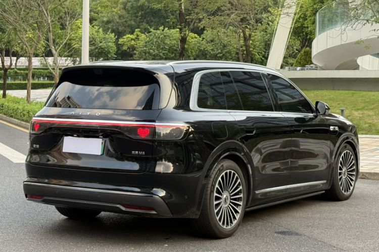 Used Hima AITO M8 2025 Extended-Range Ultra Version 53.4 kWh 6-Seater Edition Exterior 2