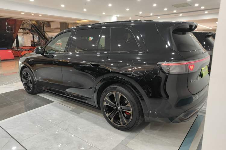 Used Hima AITO M8 2025 Extended-Range Ultra Version 53.4 kWh 5-Seater Edition Exterior 2