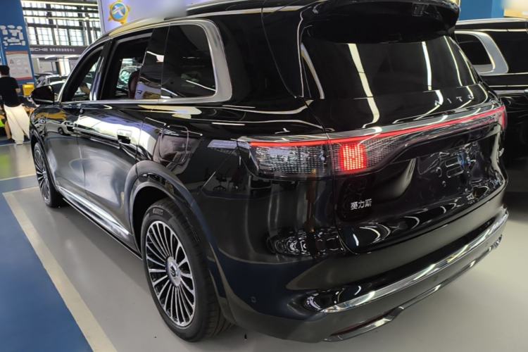 Used Hima AITO M8 2025 Extended-Range Max+ Version 53.4 kWh 5-Seater Edition Exterior 2
