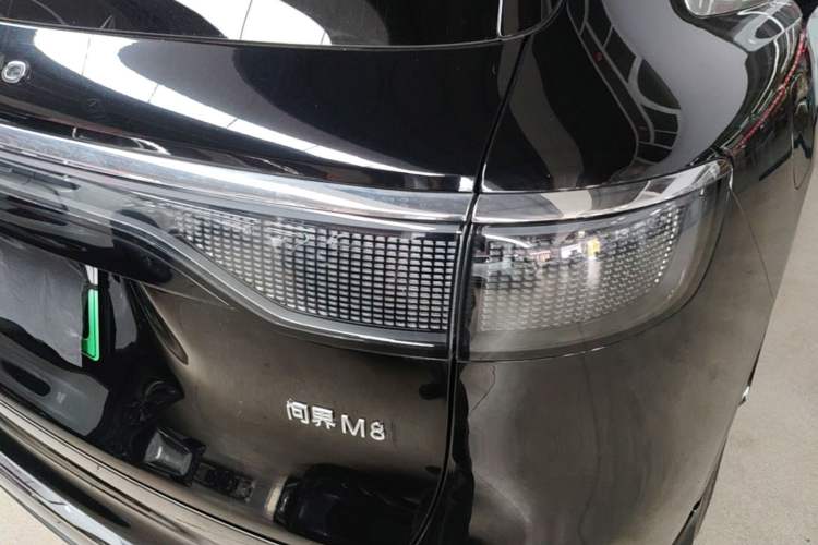 Used Hima AITO M8 2025 Extended-Range Max+ Version 53.4 kWh 6-Seater Edition Exterior 3