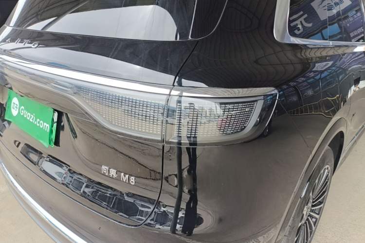 Used Hima AITO M8 2025 Extended-Range Ultra Version 53.4 kWh 6-Seater Edition Exterior 3