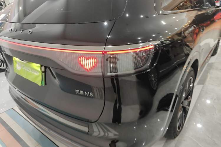 Used Hima AITO M8 2025 Extended-Range Ultra Version 53.4 kWh 5-Seater Edition Exterior 3