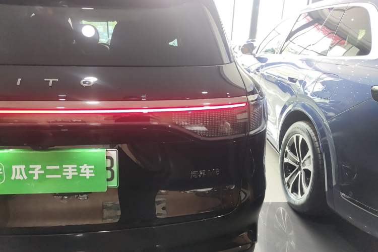 Used Hima AITO M8 2025 Extended-Range Max+ Version 53.4 kWh 6-Seater Edition Exterior 3