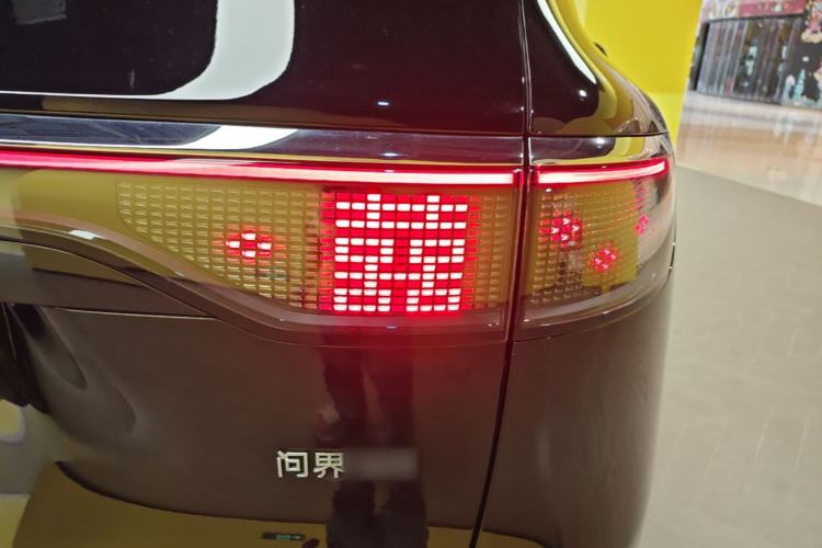 Used Hima AITO M8 2025 Extended-Range Ultra Version 53.4 kWh 6-Seater Edition Exterior 3