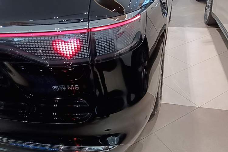 Used Hima AITO M8 2025 Extended-Range Max+ Version 53.4 kWh 5-Seater Edition Exterior 3