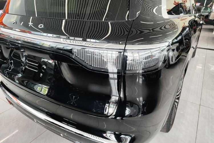 Used Hima AITO M8 2025 Extended-Range Ultra Version 53.4 kWh 6-Seater Edition Exterior 3