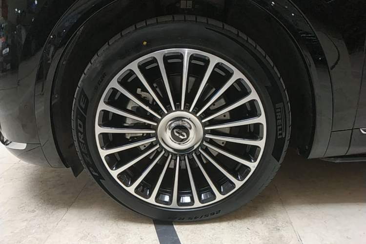 Used Hima AITO M8 2025 Extended-Range Ultra Version 53.4 kWh 6-Seater Edition Exterior 4