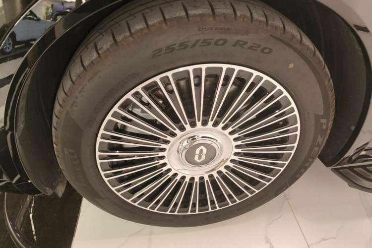 Used Hima AITO M8 2025 Extended-Range Max+ Version 53.4 kWh 5-Seater Edition Exterior 4