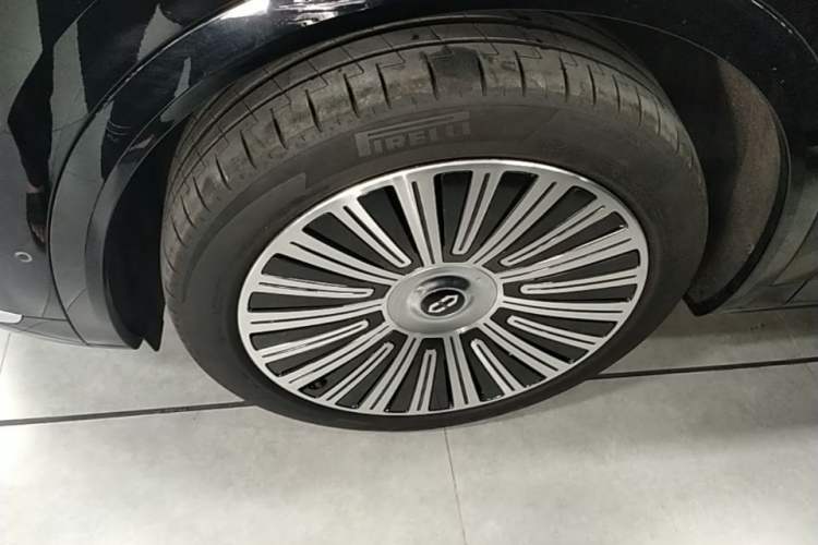 Used Hima AITO M8 2025 Extended-Range Max+ Version 53.4 kWh 5-Seater Edition Exterior 4