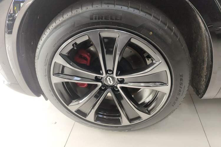 Used Hima AITO M8 2025 Extended-Range Max+ Version 53.4 kWh 6-Seater Edition Exterior 4