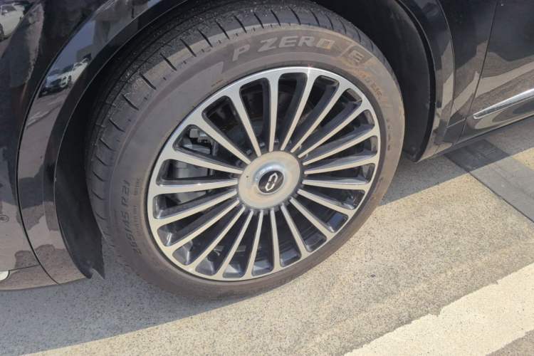 Used Hima AITO M8 2025 Extended-Range Ultra Version 53.4 kWh 6-Seater Edition Exterior 4