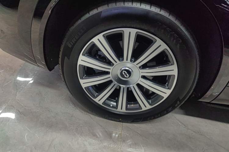 Used Hima AITO M8 2025 Extended-Range Max Version 37 kWh 5-Seater Exterior 5