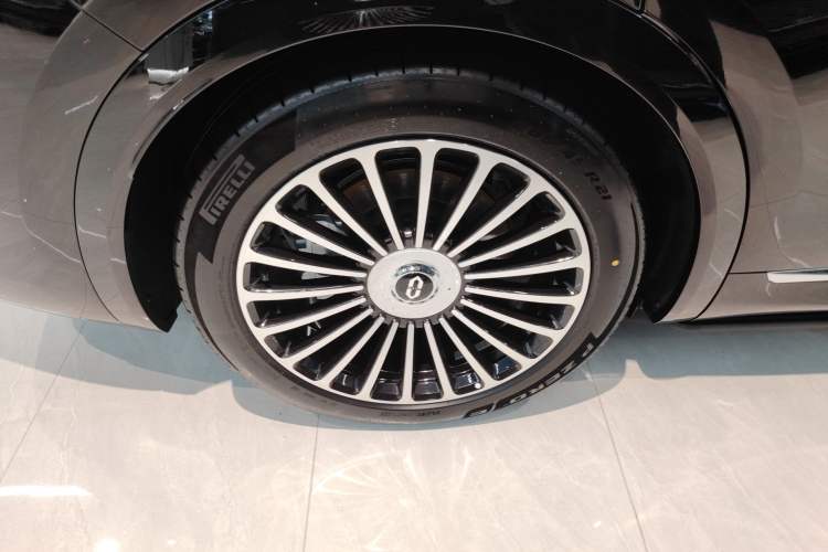 Used Hima AITO M8 2025 Extended-Range Ultra Version 53.4 kWh 6-Seater Edition Exterior 5