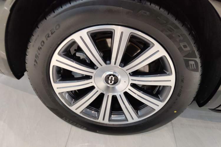 Used Hima AITO M8 2025 Extended-Range Max+ Version 53.4 kWh 6-Seater Edition Exterior 5