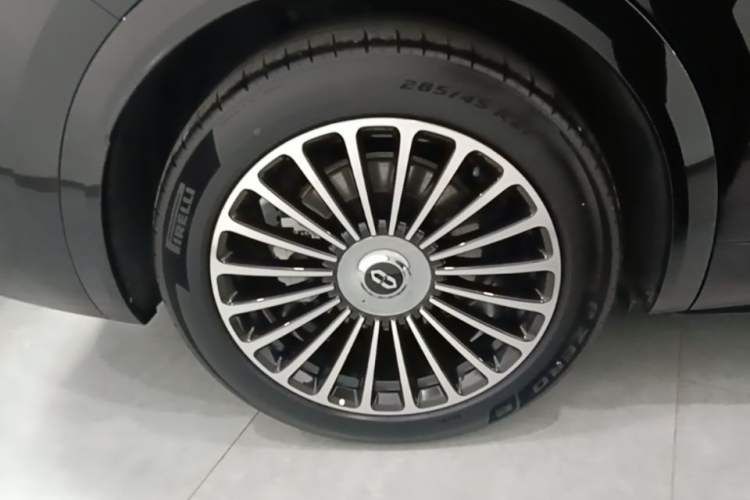 Used Hima AITO M8 2025 Extended-Range Ultra Version 53.4 kWh 6-Seater Edition Exterior 5