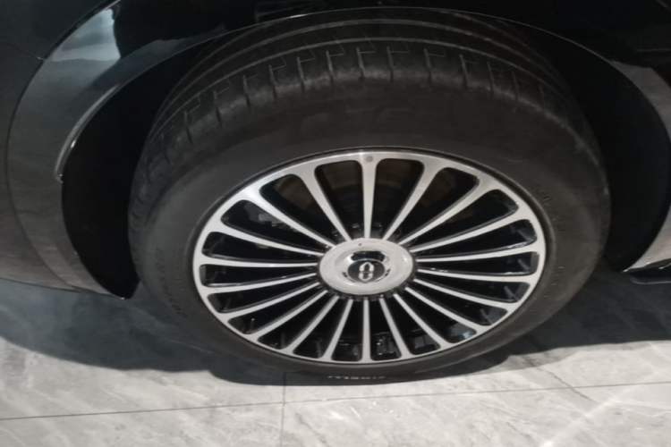 Used Hima AITO M8 2025 Extended-Range Ultra Version 53.4 kWh 6-Seater Edition Exterior 5