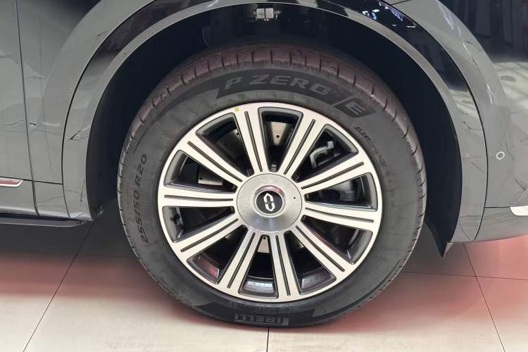 Used Hima AITO M8 2025 Extended-Range Max+ Version 53.4 kWh 6-Seater Edition Exterior 6