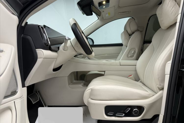 Used Hima AITO M8 2025 Extended-Range Ultra Version 53.4 kWh 6-Seater Edition Exterior 9